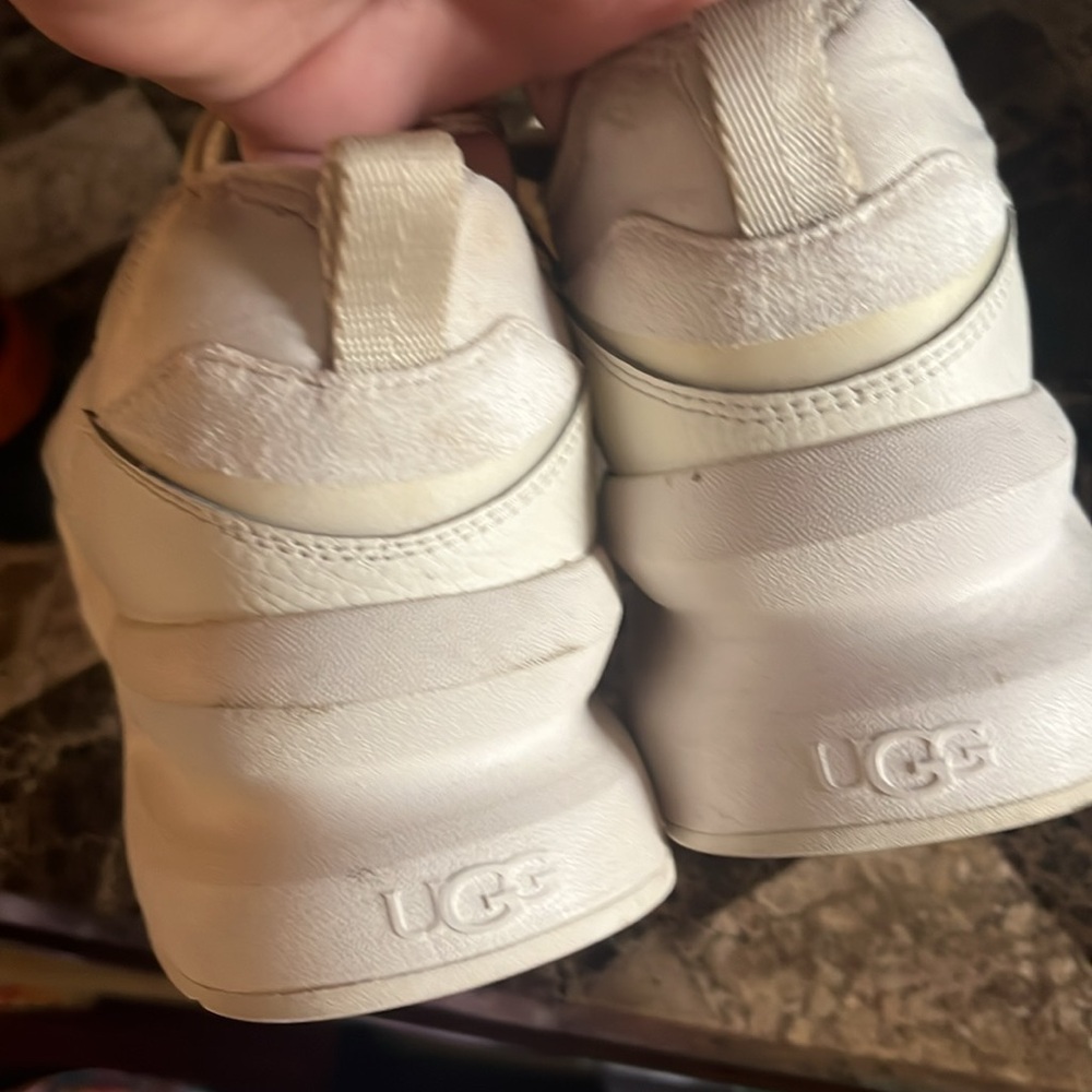 Ugg - Picture 2 of 7